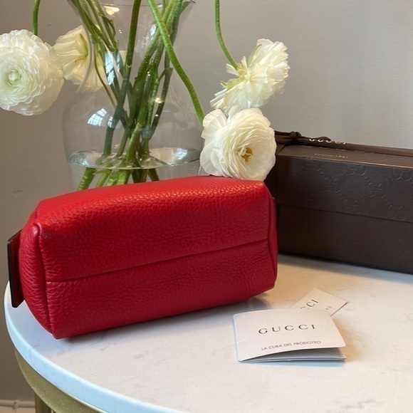 ❤️ NWT Gucci Authentic Cosmetic Bag Red Leather with Gucci Logo - Picture 9 of 10